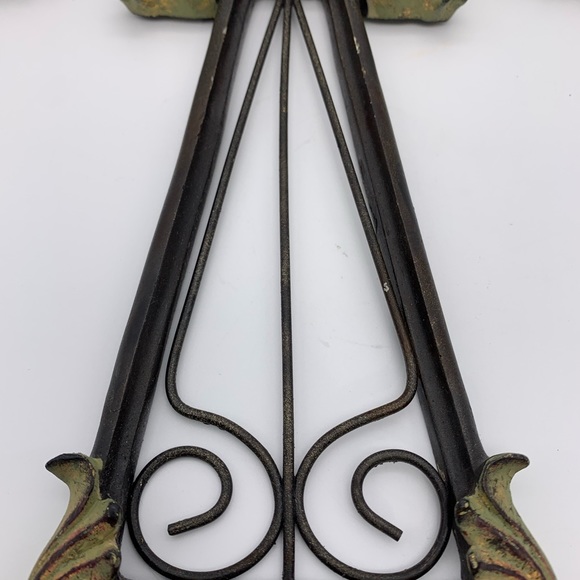 12” Decorative Cross With A Decorative Medallion Made Of Resin - Picture 4 of 12